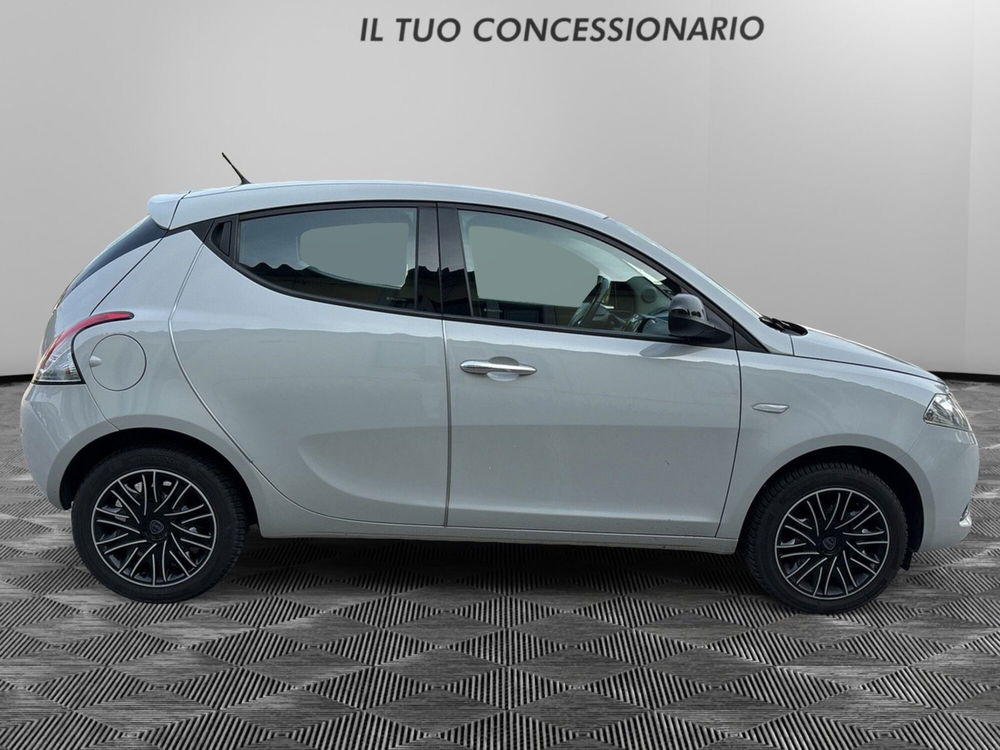 Lancia Ypsilon usata a Pordenone (6)