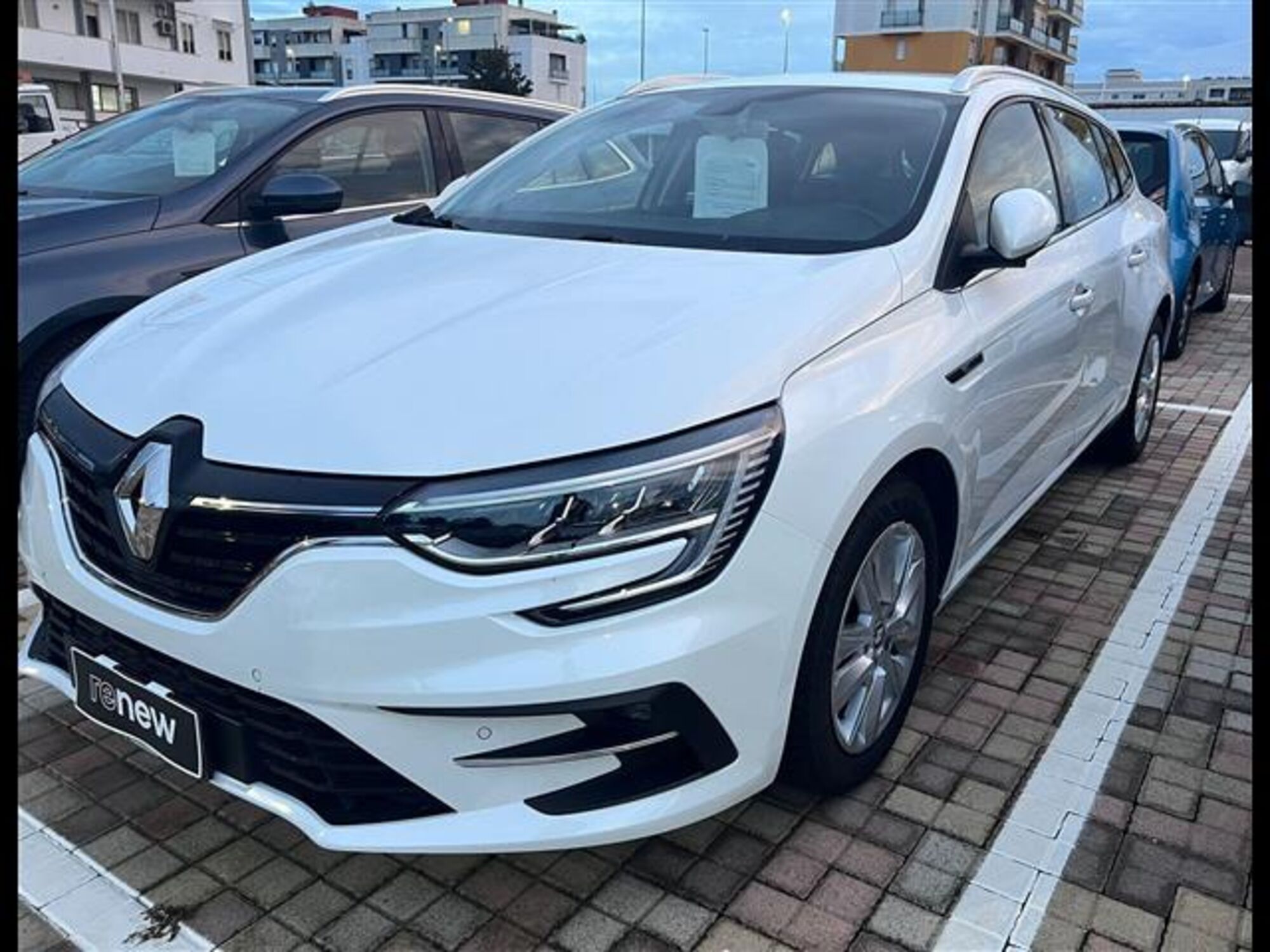 Renault M&eacute;gane Sporter Blue dCi 115 CV Business  del 2022 usata a Lecce