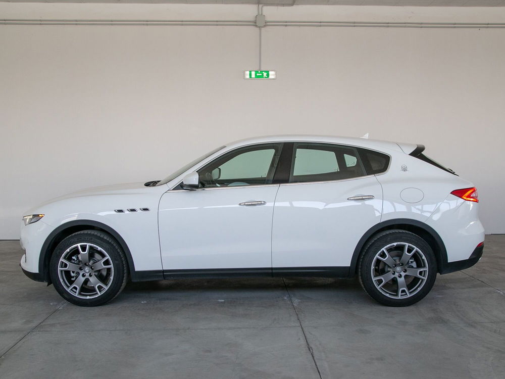 Maserati Levante Levante V6 Diesel AWD Gransport  del 2019 usata a Catania (3)