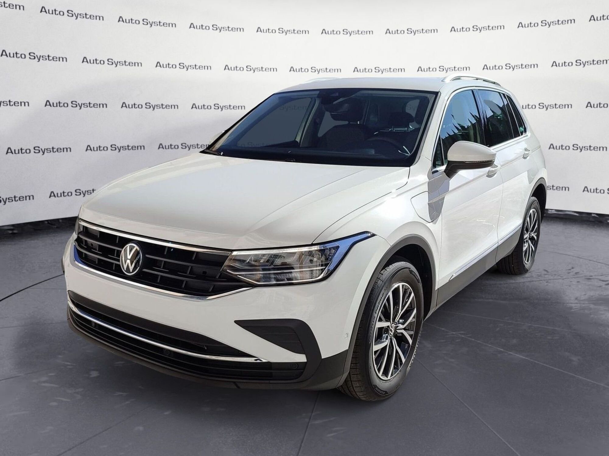 Volkswagen Tiguan 1.4 TSI eHYBRID DSG Life nuova a Palermo