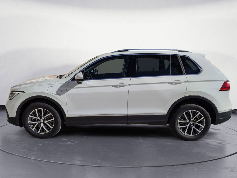 Volkswagen Tiguan 1.4 TSI eHYBRID DSG Life nuova a Palermo (3)