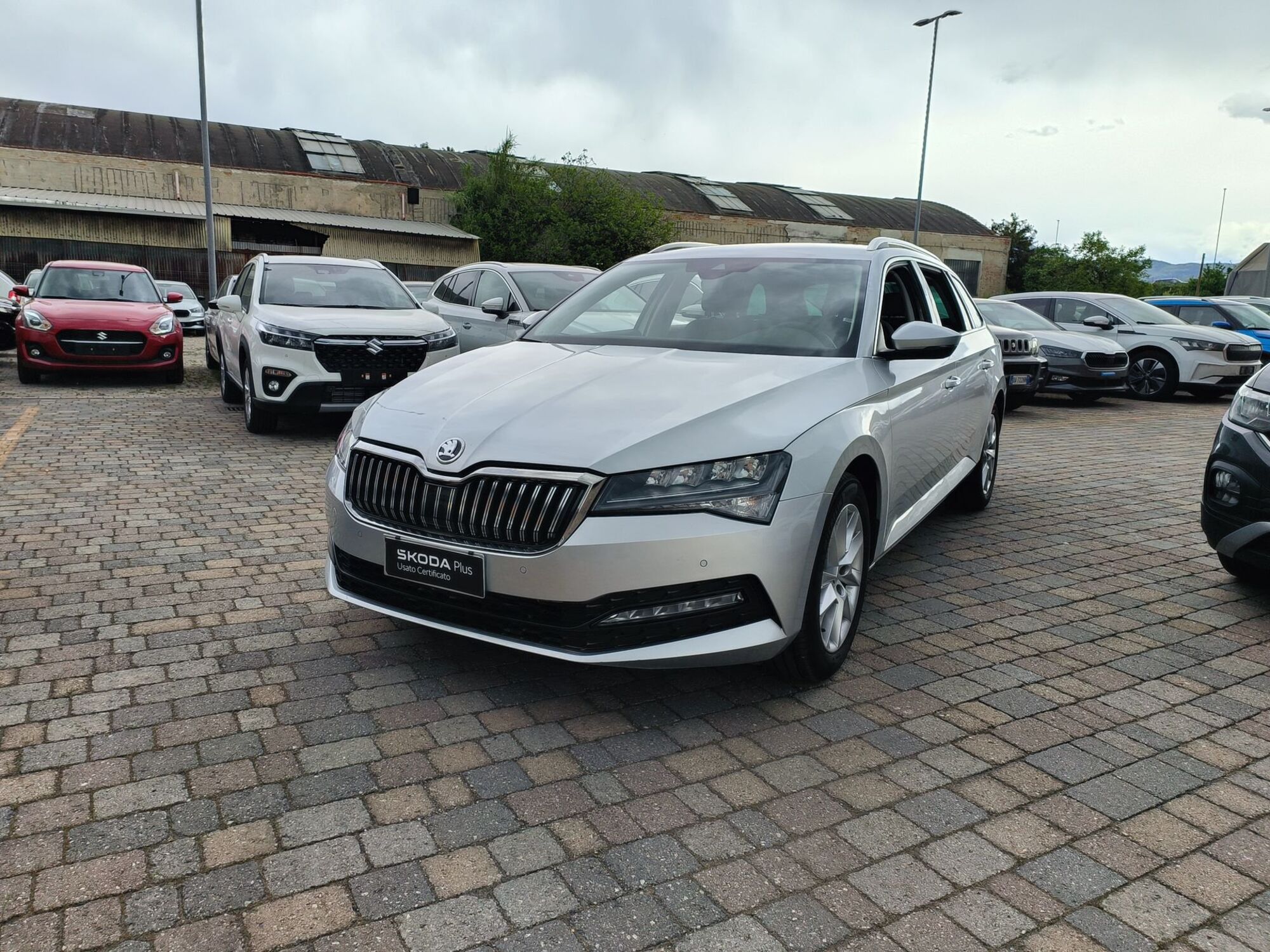 Skoda Superb Station Wagon 2.0 TDI EVO 150 CV SCR DSG Wagon Executive del 2023 usata a Prato