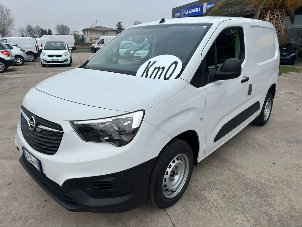 Opel Combo Furgone Cargo 1.2 Benzina 110CV S&S PC 650kg Edition  nuova a Ferrara