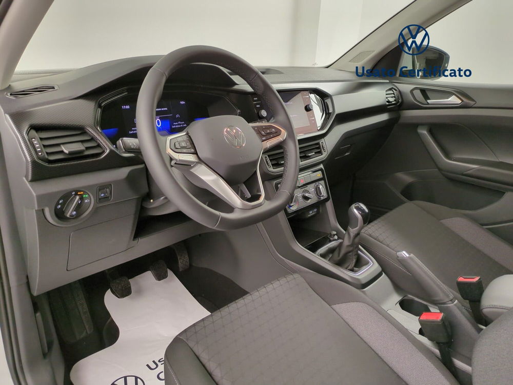 Volkswagen T-Cross nuova a Avellino (12)