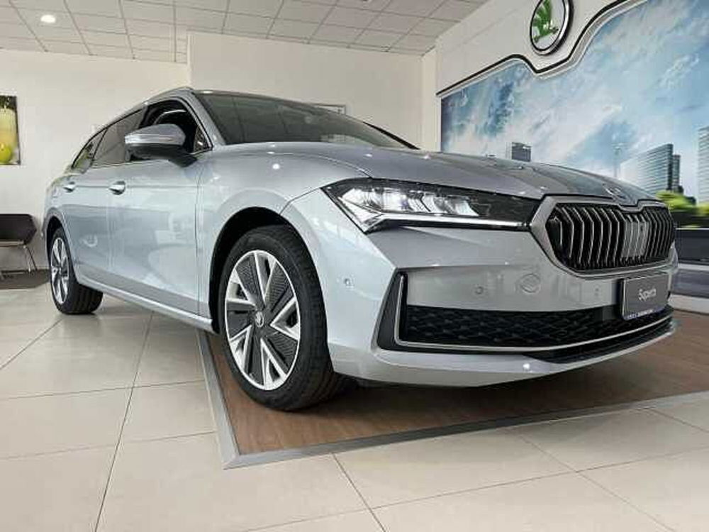 Skoda Superb nuova a Siena (6)