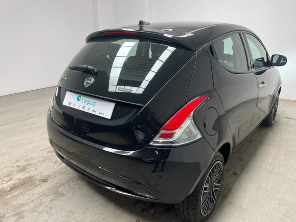 Lancia Ypsilon usata a Biella (9)