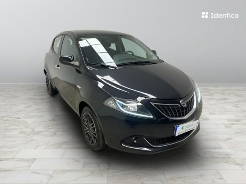 Lancia Ypsilon 1.0 FireFly 5 porte S&S Hybrid Ecochic Gold  del 2021 usata a Biella