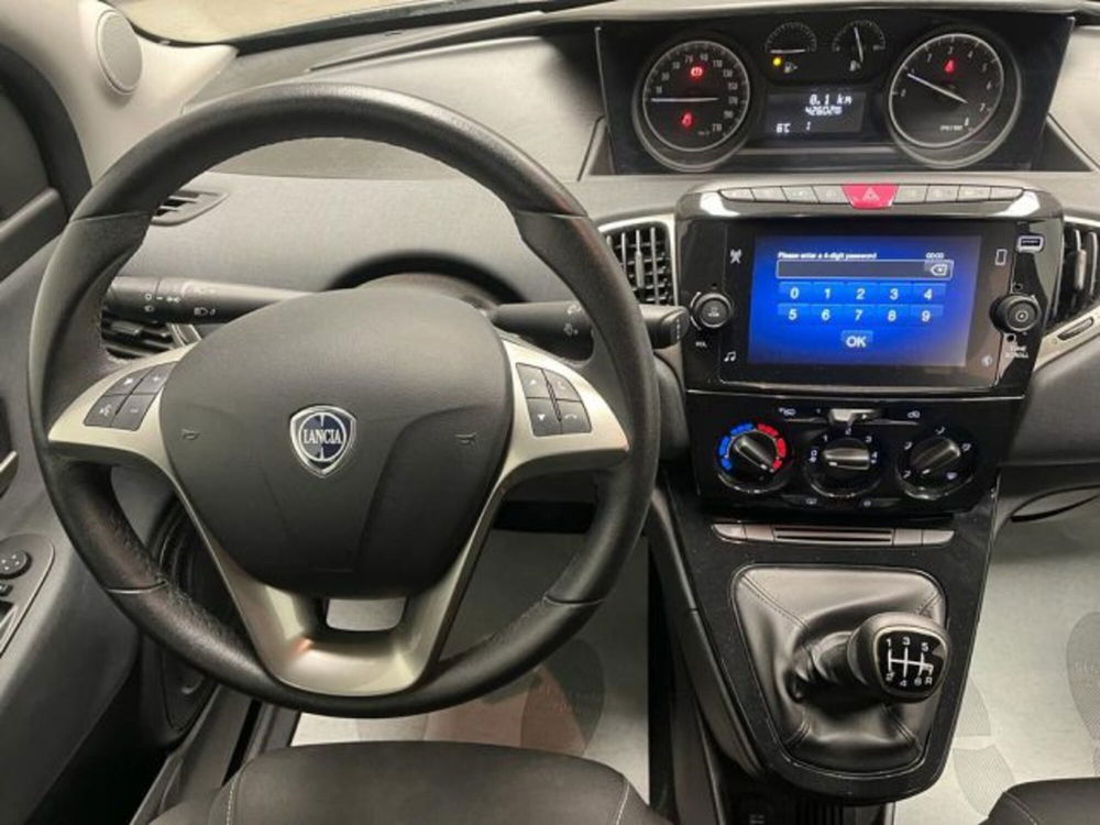 Lancia Ypsilon usata a Biella (19)