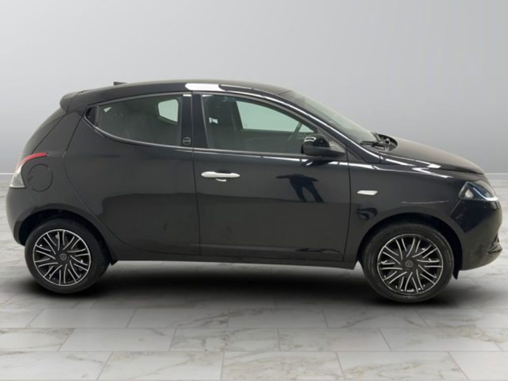 Lancia Ypsilon usata a Biella (8)