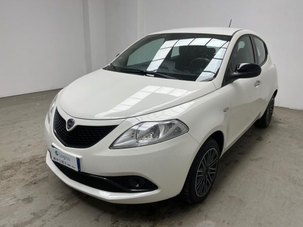 Lancia Ypsilon usata a Biella (6)