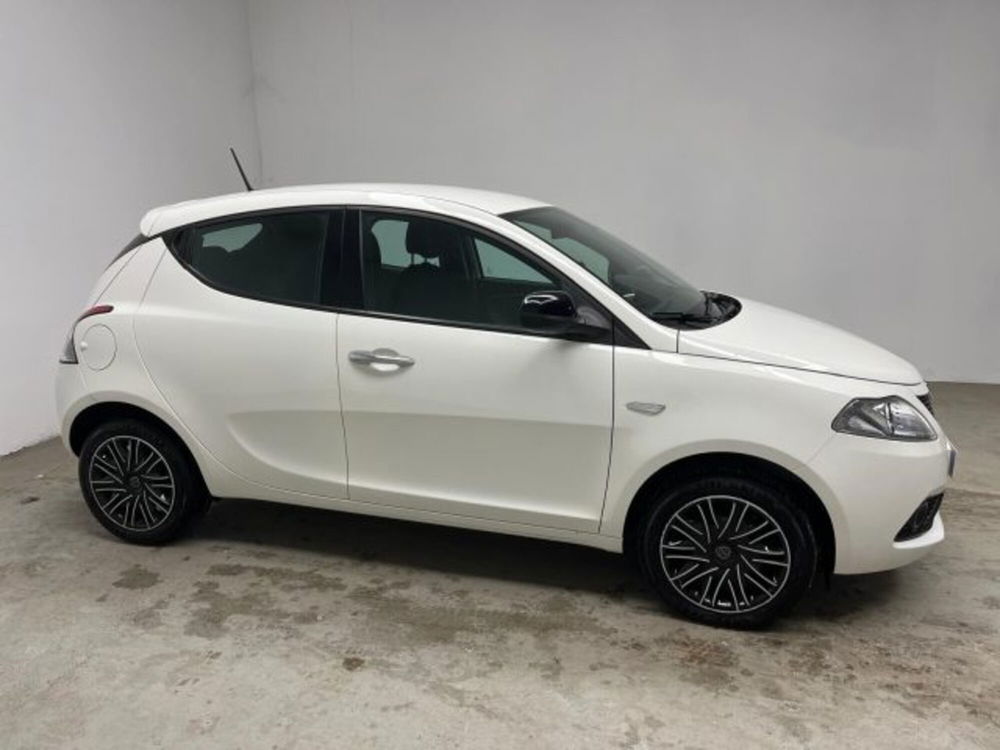 Lancia Ypsilon usata a Biella (8)