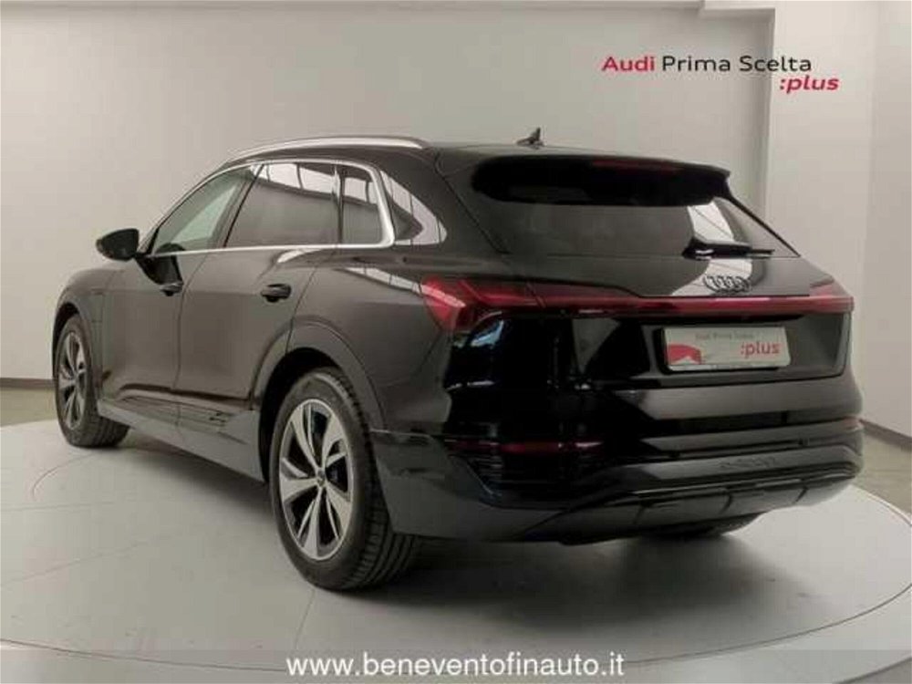 Audi Q8 Q8 e-tron 55 quattro del 2023 usata a Pratola Serra (5)