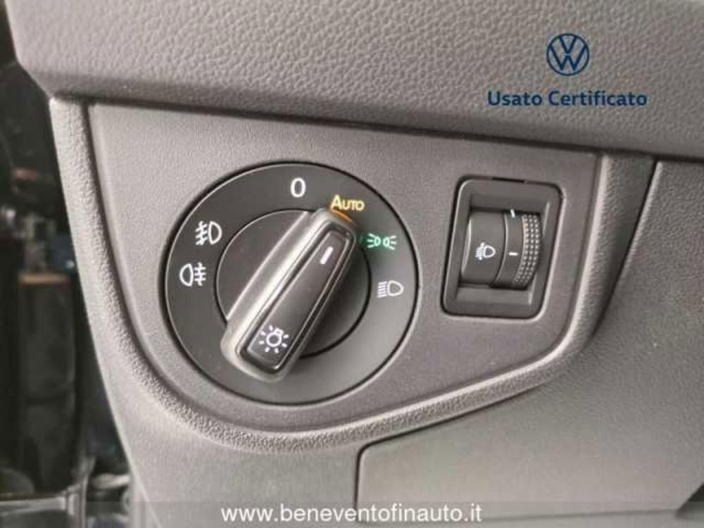 Volkswagen Taigo nuova a Avellino (15)