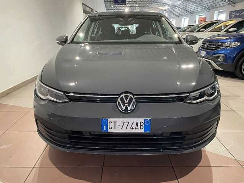 Volkswagen Golf Variant nuova a Genova (7)