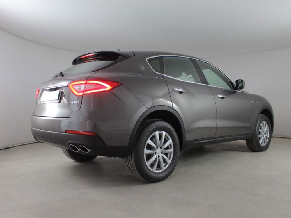 Maserati Levante Levante V6 Diesel 275 CV AWD  del 2019 usata a Palermo (3)