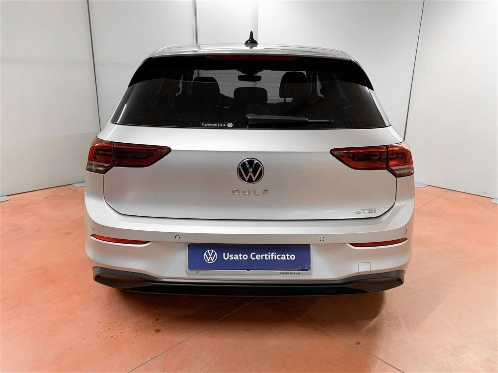 Volkswagen Golf 1.0 eTSI EVO DSG Life del 2023 usata a Padova (5)