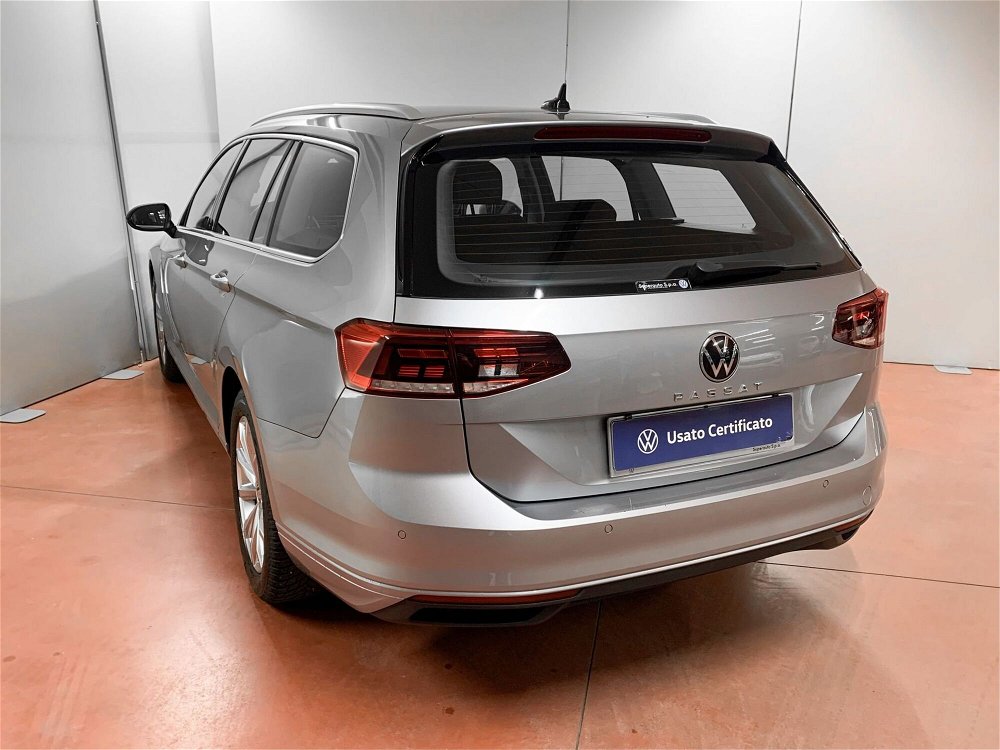 Volkswagen Passat Variant 2.0 TDI SCR EVO DSG Business del 2021 usata a Padova (4)