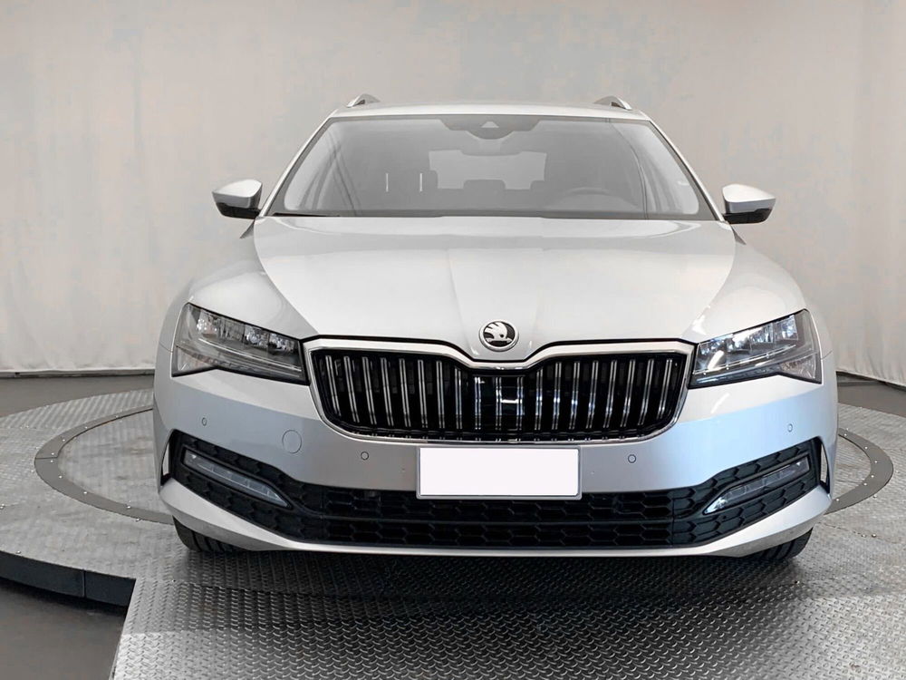 Skoda Superb Station Wagon nuova a Padova (2)