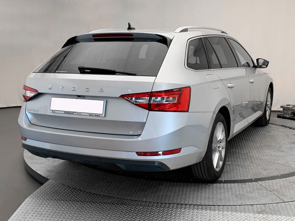 Skoda Superb Station Wagon nuova a Padova (6)