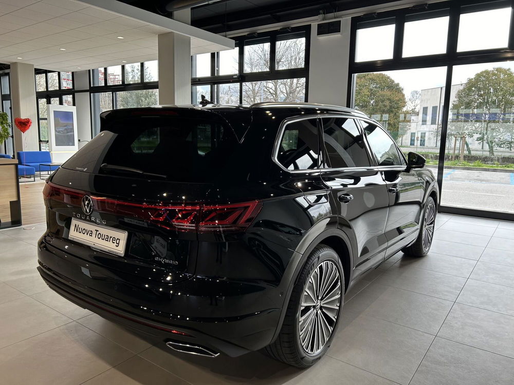 Volkswagen Touareg 3.0 V6 TSI eHybrid Elegance  nuova a Padova (4)