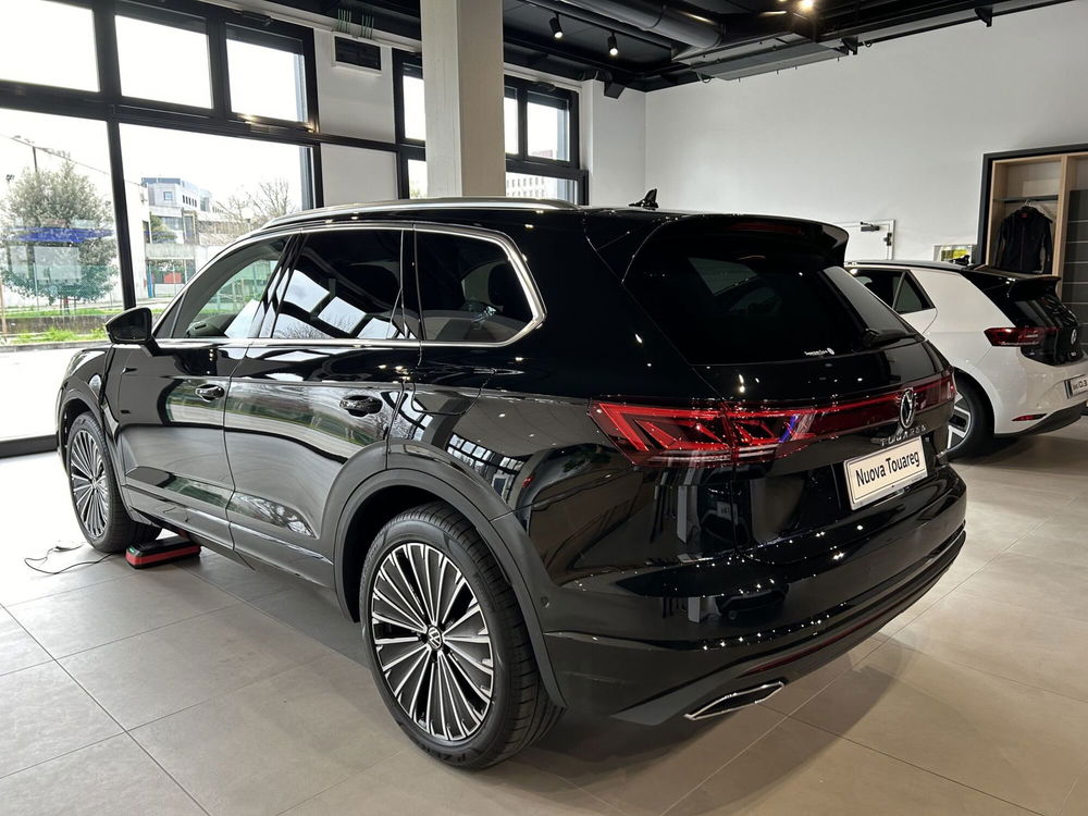 Volkswagen Touareg nuova a Padova (6)