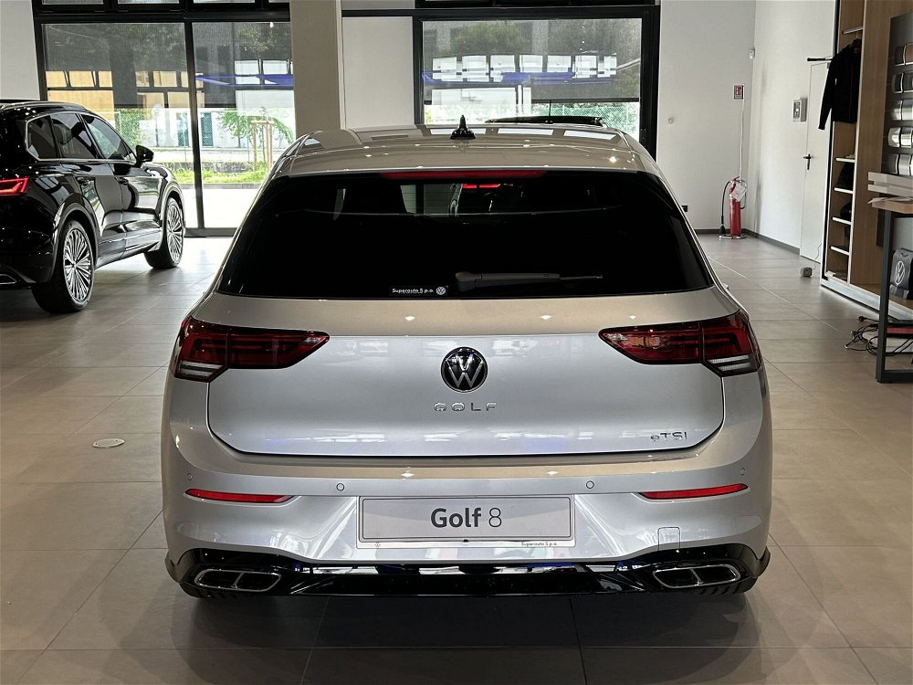 Volkswagen Golf 1.5 eTSI 150 CV EVO ACT DSG R-Line nuova a Padova (5)