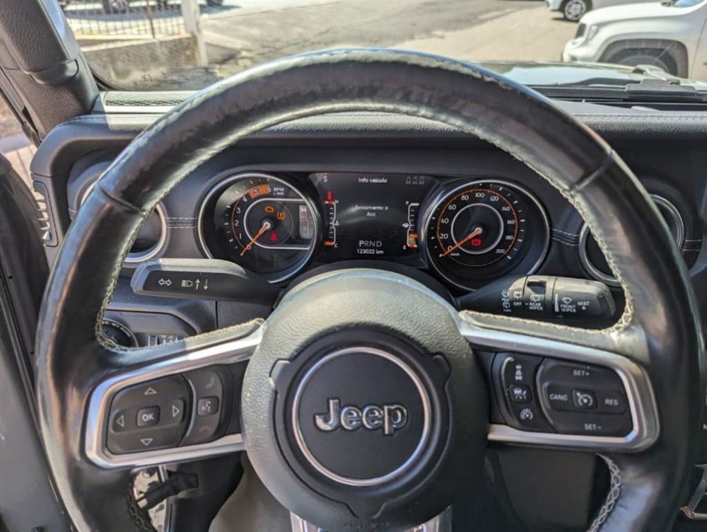 Jeep Wrangler Unlimited usata a Arezzo (11)