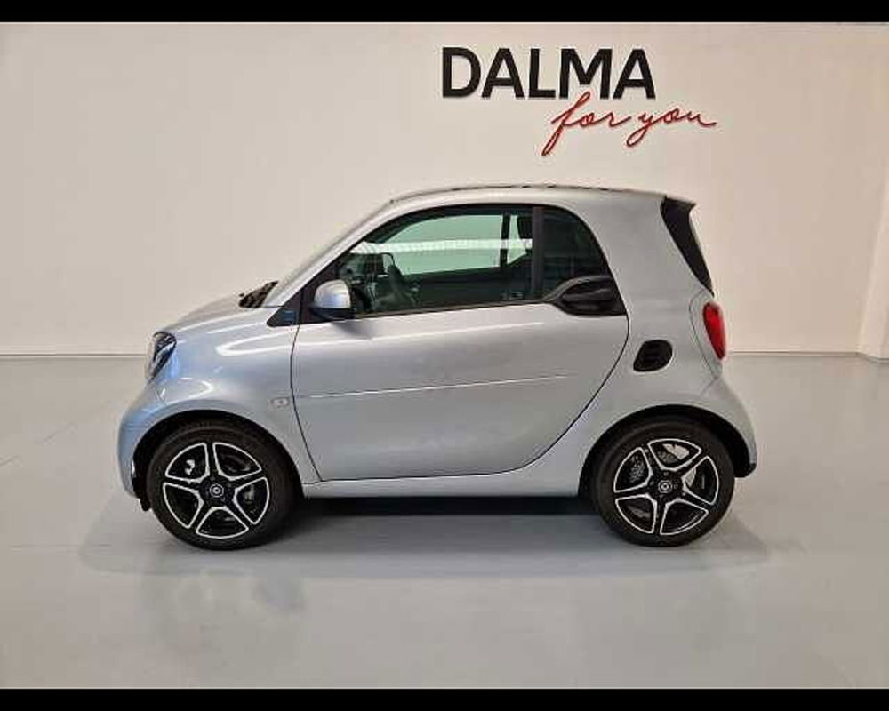 smart Fortwo Fortwo eq Pulse 4,6kW nuova a Solaro (2)