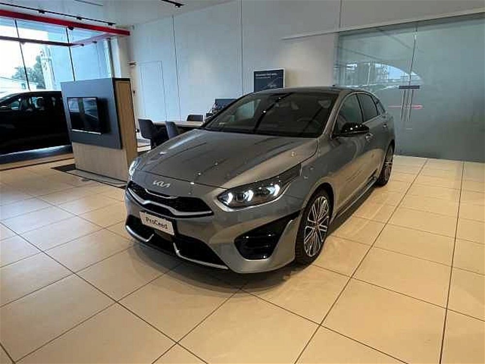 Kia ProCeed 1.5 t-gdi GT Line Special Edition 160cv dct nuova a Magenta (3)