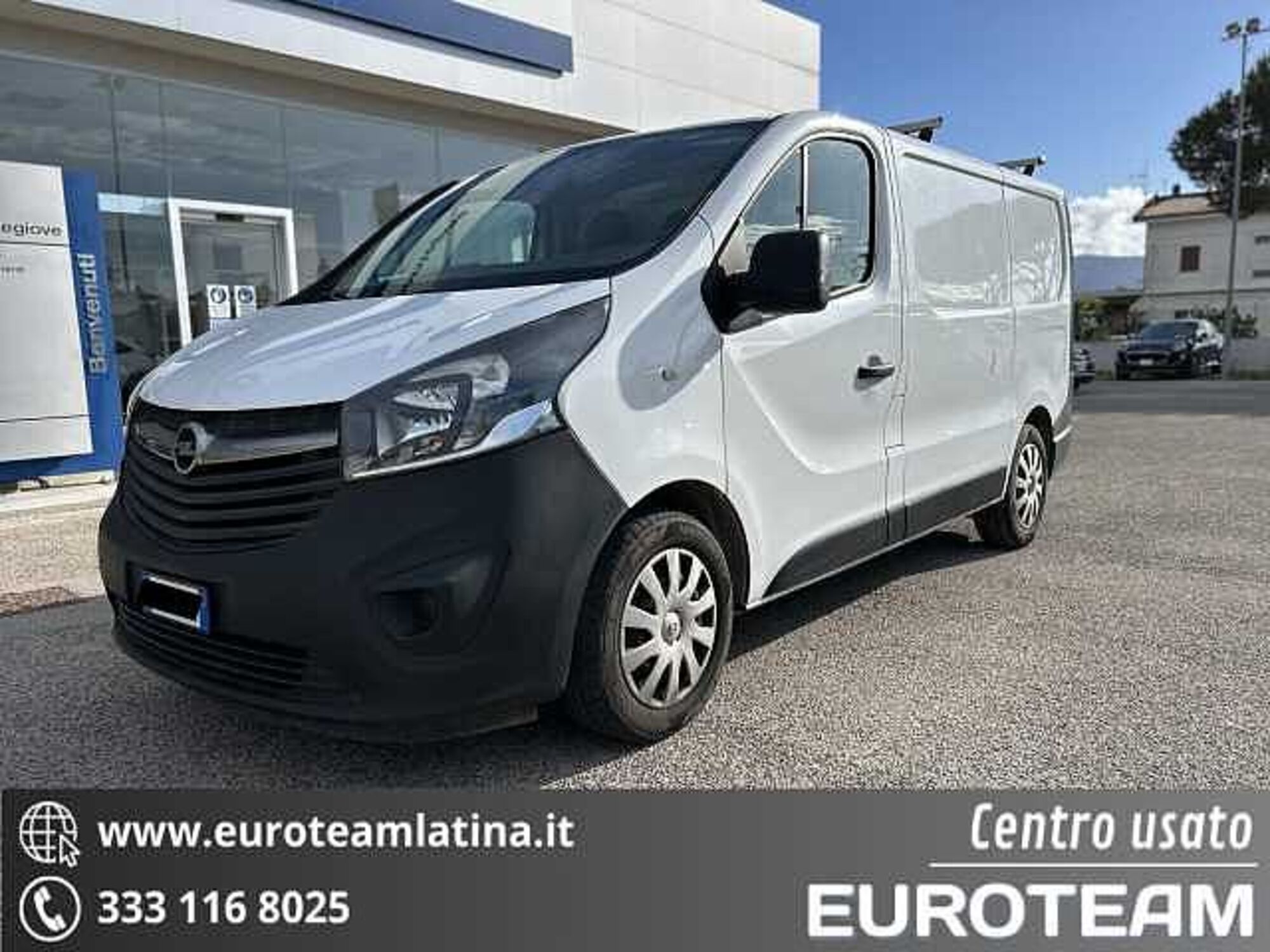 Opel Vivaro Furgone 27 1.6 CDTI 120CV PC-TN Furgone Essentia del 2015 usata a Latina