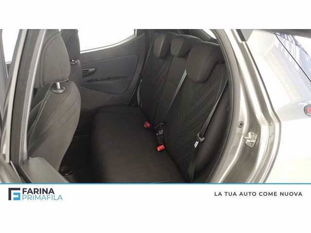 Lancia Ypsilon usata a Napoli (10)