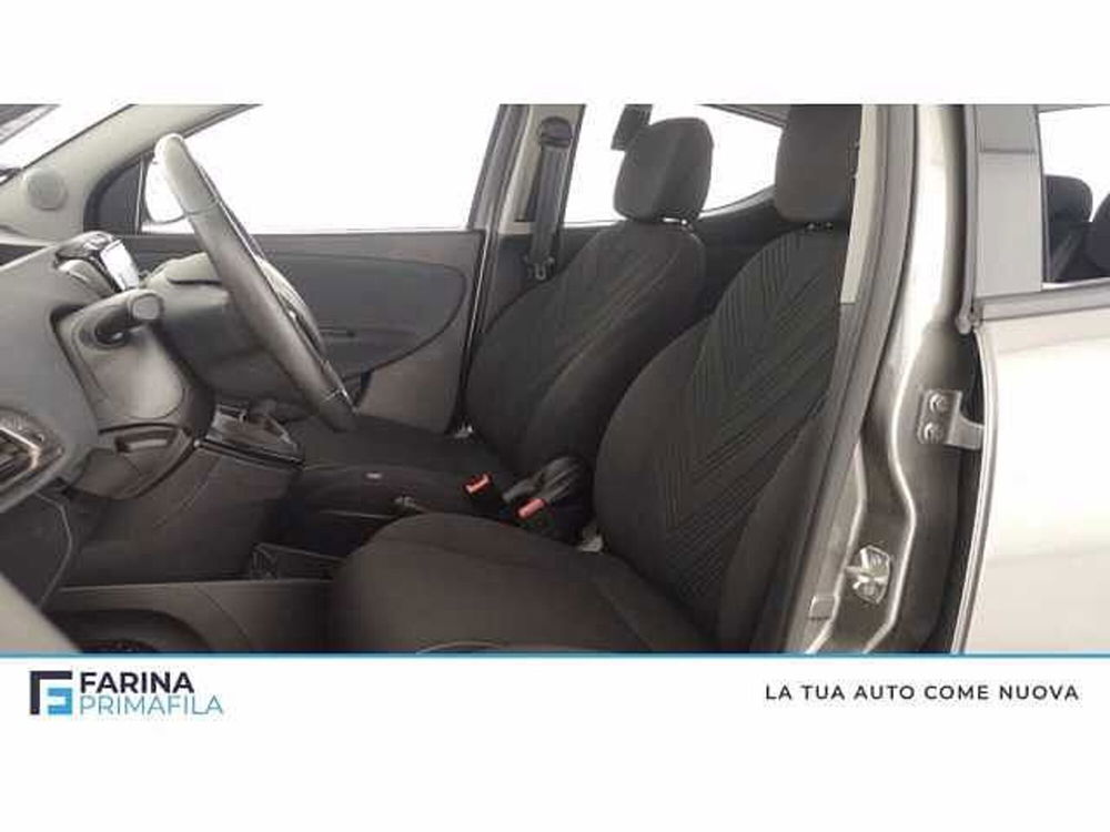 Lancia Ypsilon usata a Napoli (6)