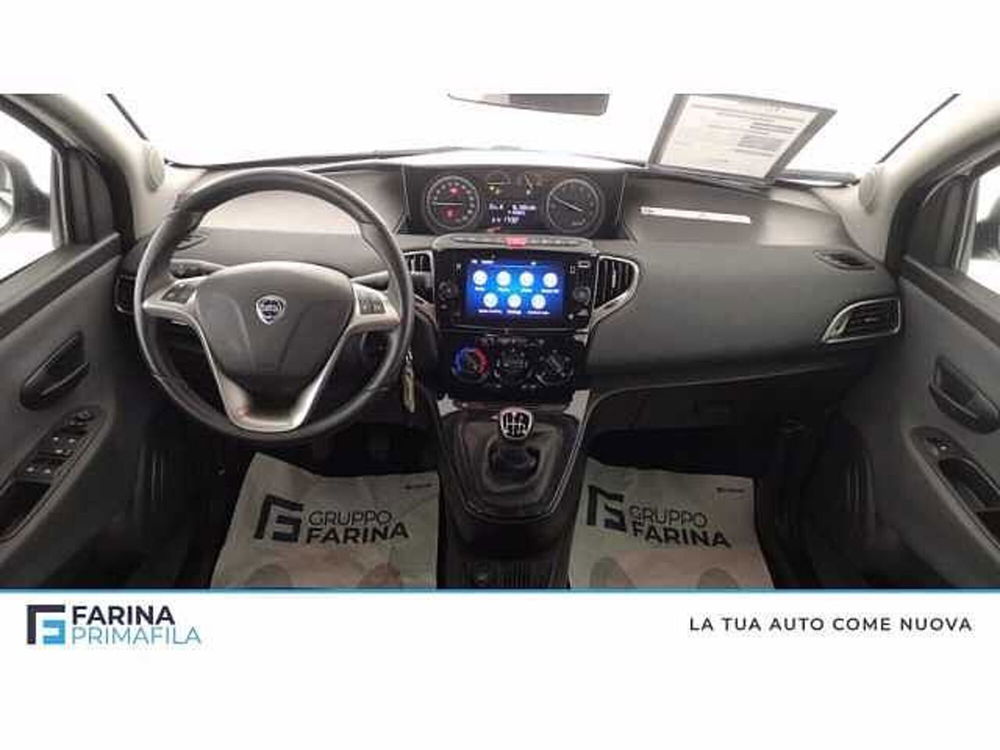 Lancia Ypsilon usata a Napoli (10)