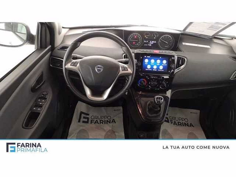 Lancia Ypsilon usata a Napoli (11)