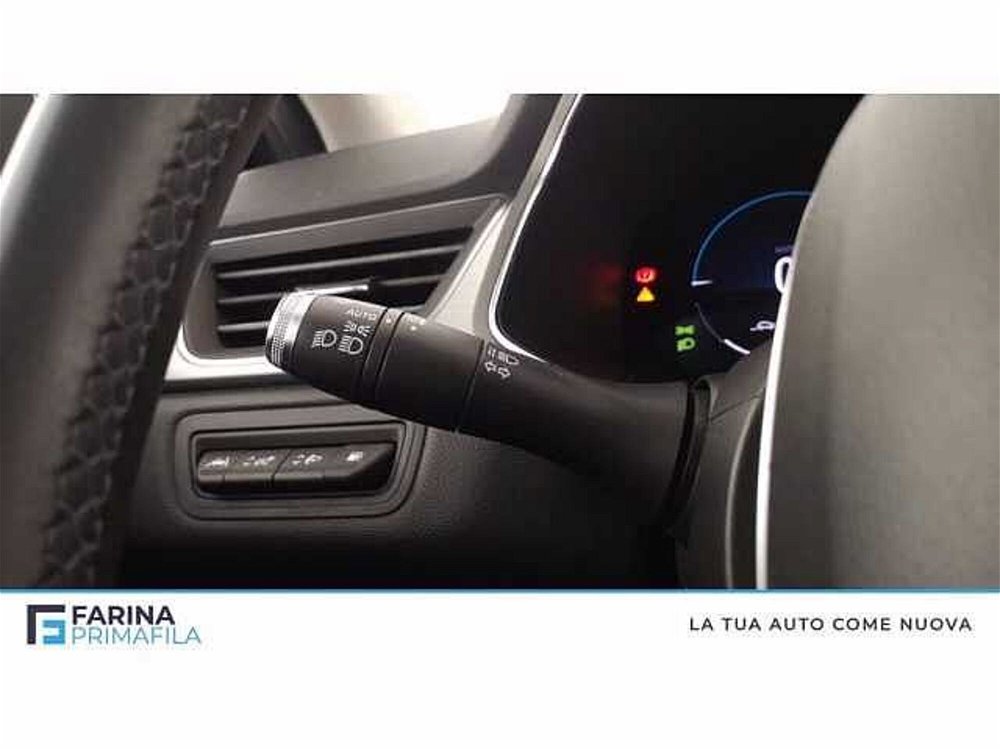 Renault Captur Plug-in Hybrid E-Tech 160 CV Intens  del 2020 usata a Pozzuoli (3)