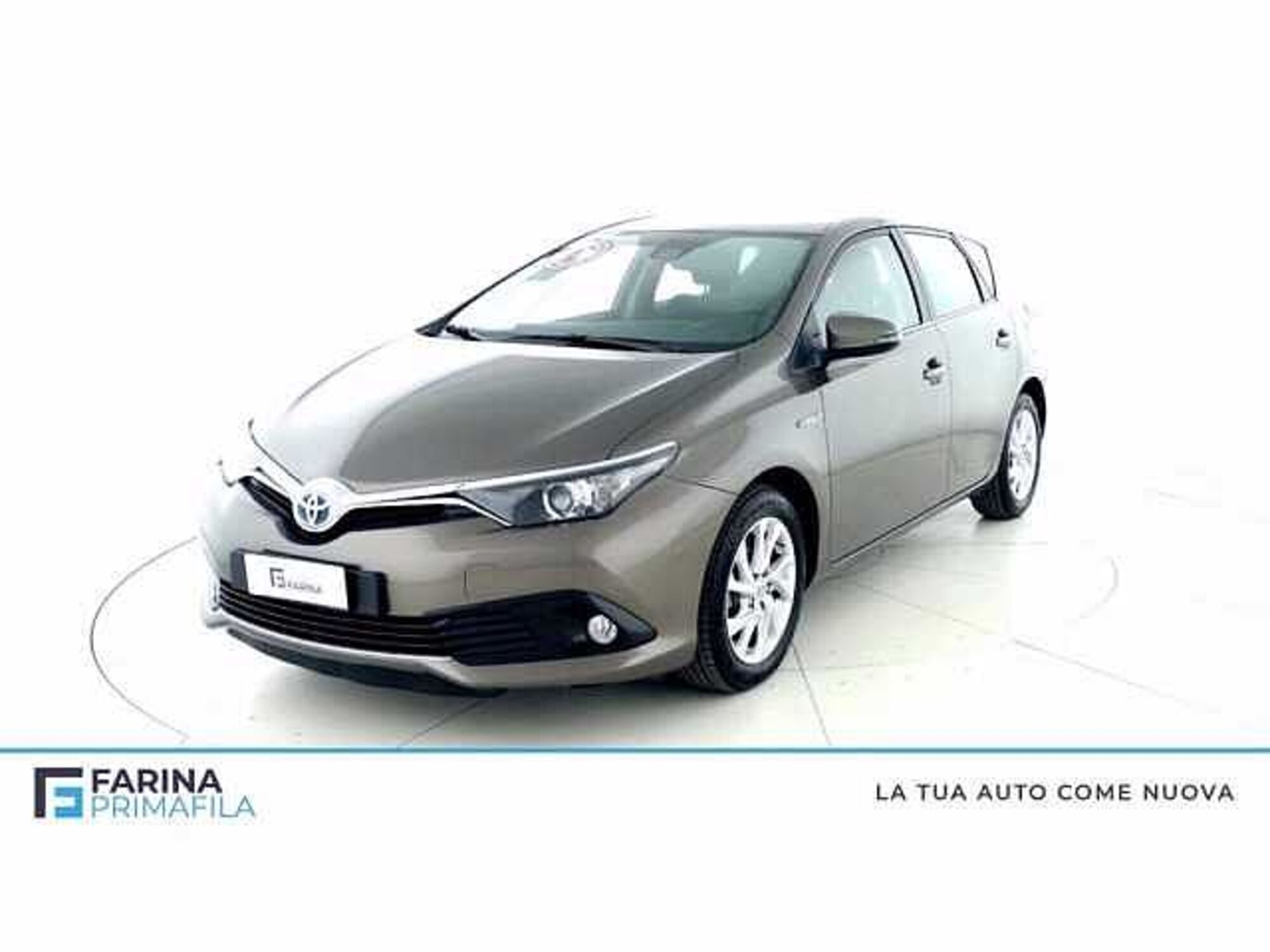 Toyota Auris 1.8 Hybrid Business Pack del 2018 usata a Pozzuoli