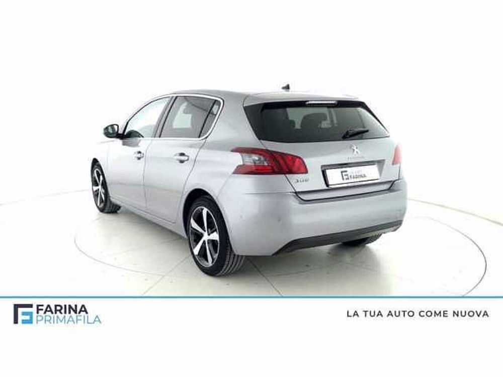 Peugeot 308 1.2 puretech t Allure s&s 130cv del 2020 usata a Pozzuoli (3)