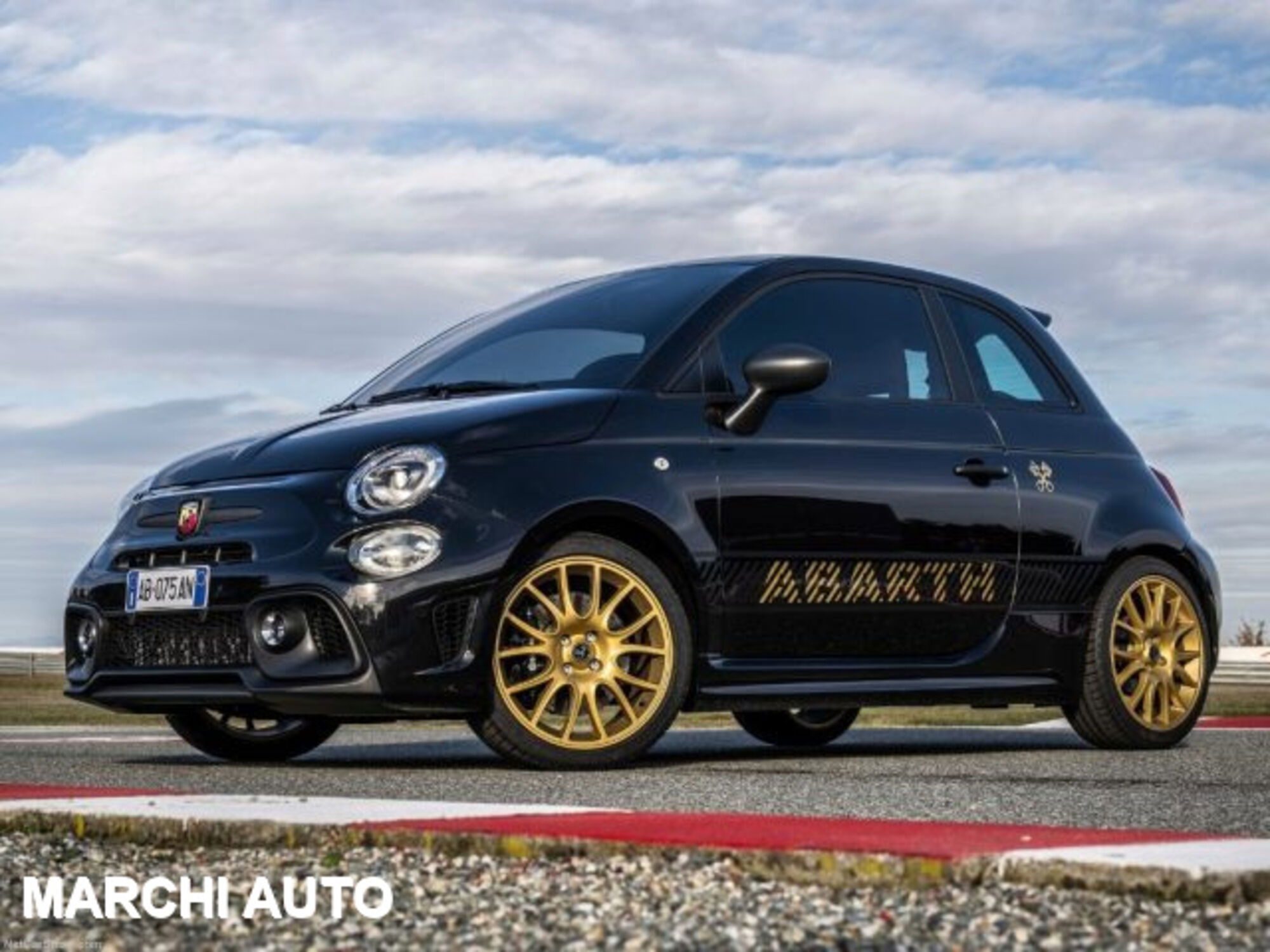 Abarth 695 1.4 t-jet 75&deg; Anniversario 180cv nuova a Bastia Umbra