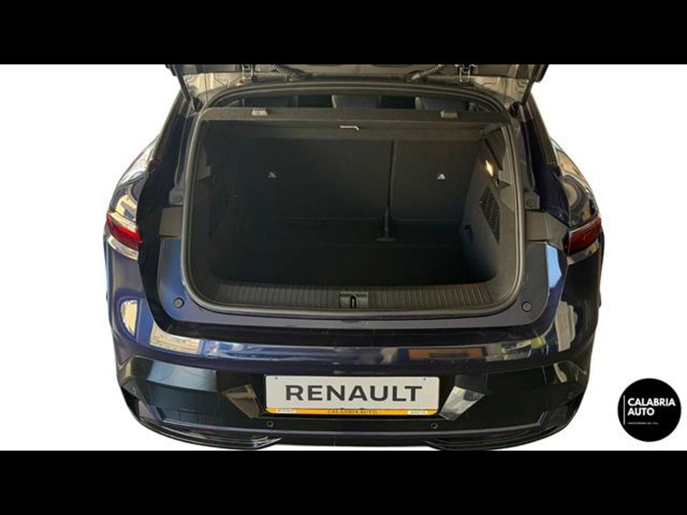 Renault Megane E-Tech Evolution EV60 130cv AC22 nuova a Gioia Tauro (5)