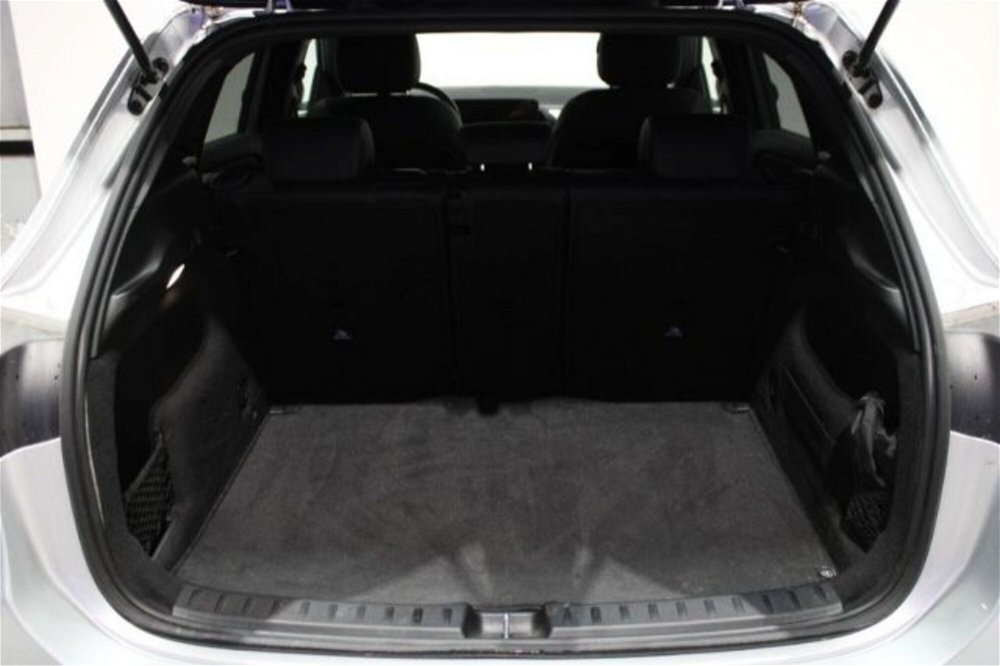 Mercedes-Benz GLA SUV 250 e Plug-in hybrid Automatic Sport Plus del 2023 usata a Castel Maggiore (5)
