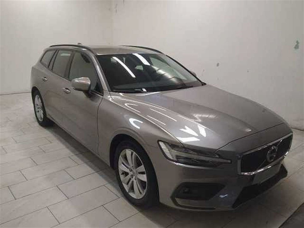 Volvo V60 D3 Geartronic Business Plus  del 2019 usata a Cuneo (3)
