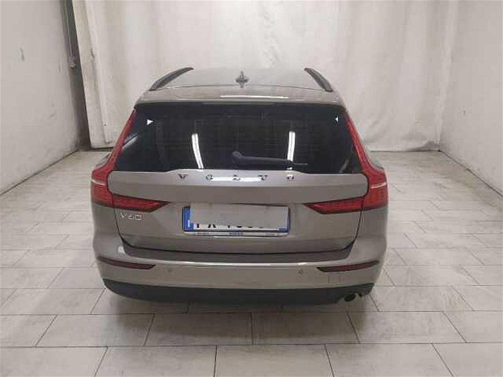 Volvo V60 D3 Geartronic Business Plus  del 2019 usata a Cuneo (5)