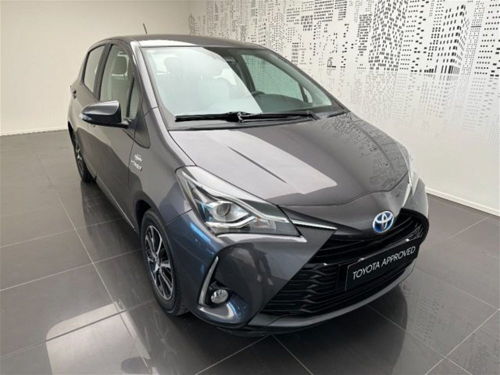 Toyota Yaris 1.3 5 porte Active  del 2019 usata a Cuneo (3)