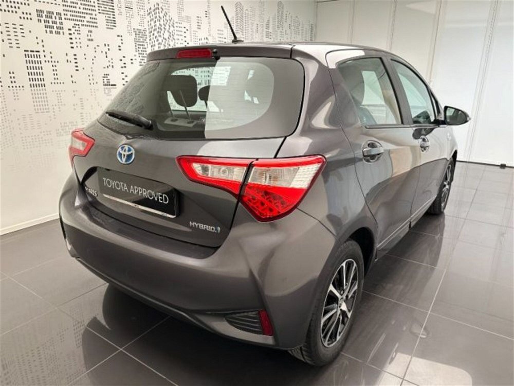 Toyota Yaris 1.3 5 porte Active  del 2019 usata a Cuneo (4)