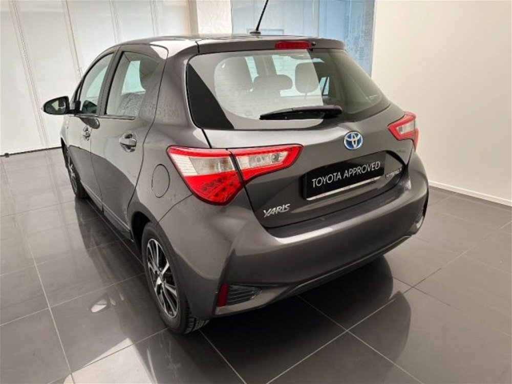 Toyota Yaris 1.3 5 porte Active  del 2019 usata a Cuneo (5)