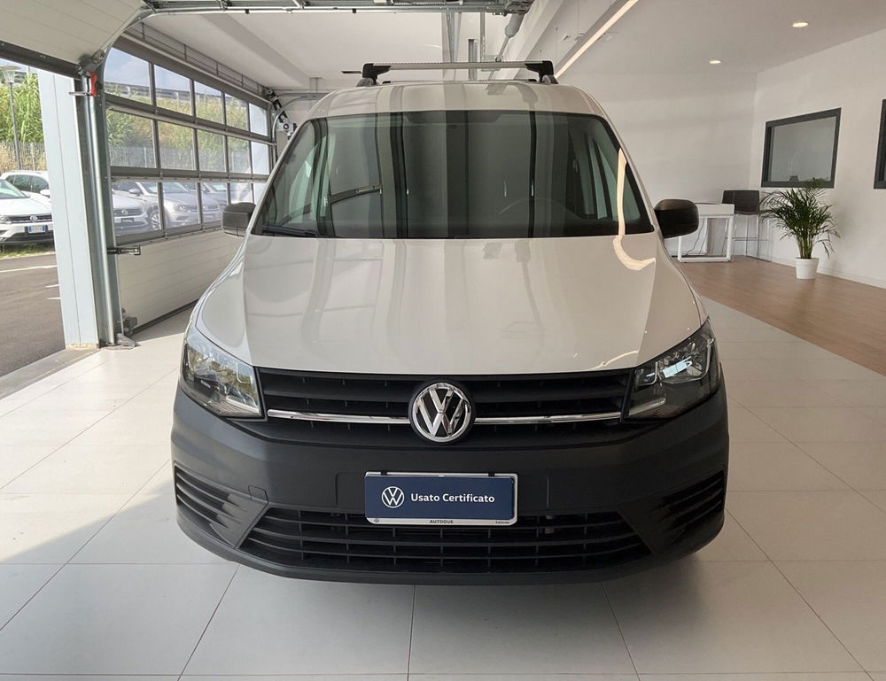 Volkswagen Caddy 2.0 TDI 102 CV  del 2020 usata a Salerno (3)