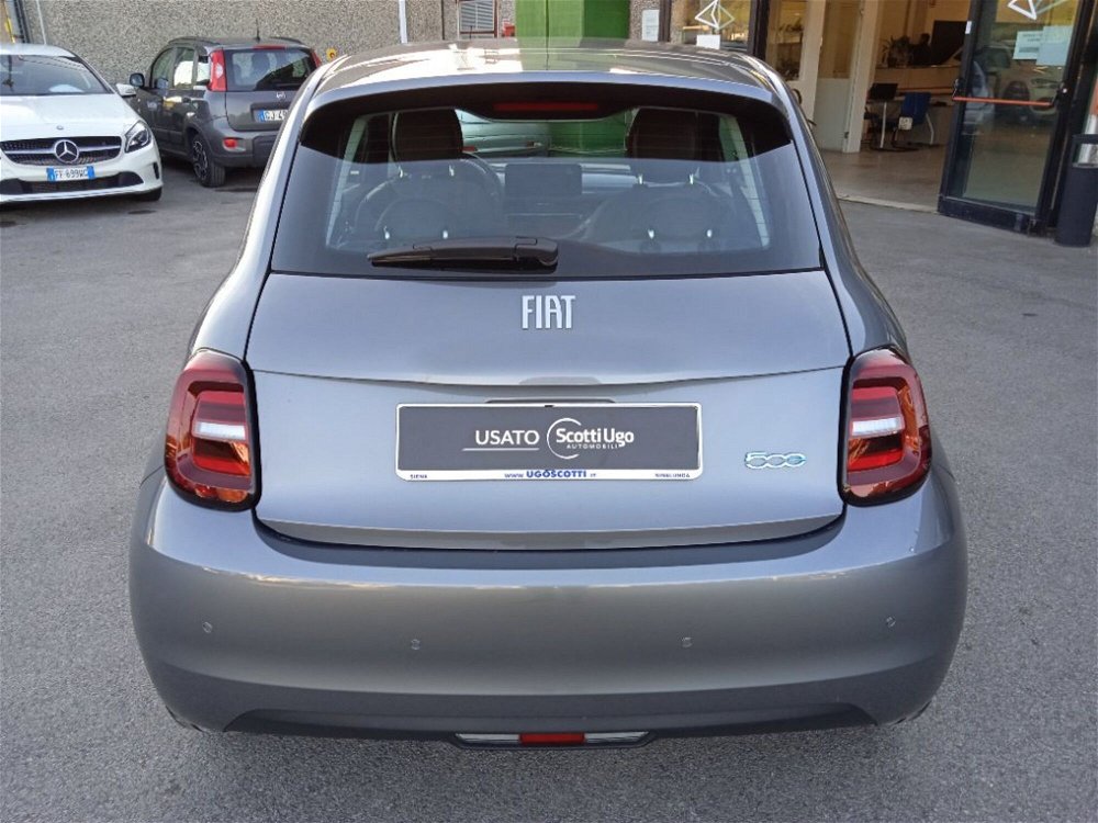 Fiat 500e Icon Berlina 42 kWh  del 2022 usata a Siena (4)