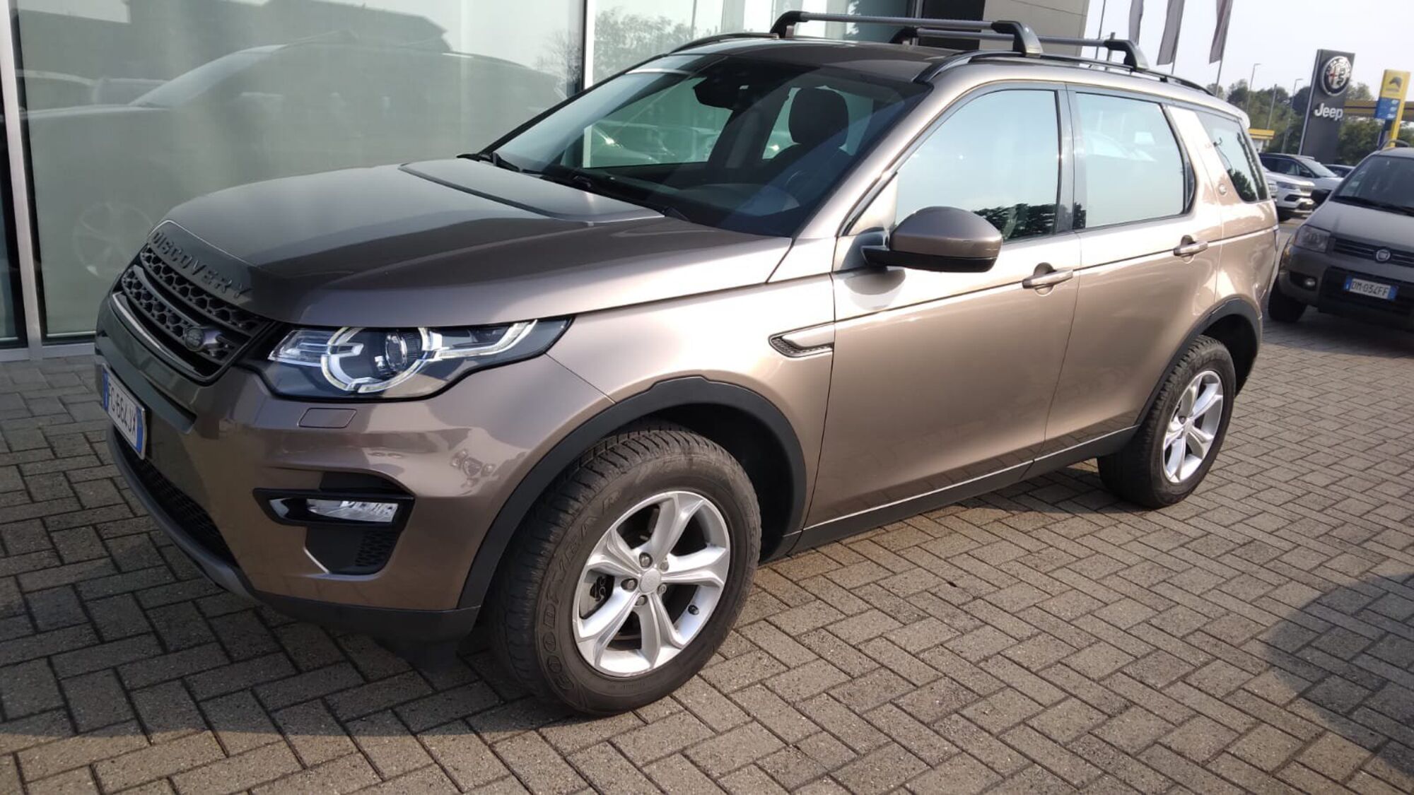 Land Rover Discovery Sport 2.0 TD4 180 CV HSE  del 2016 usata a Alessandria