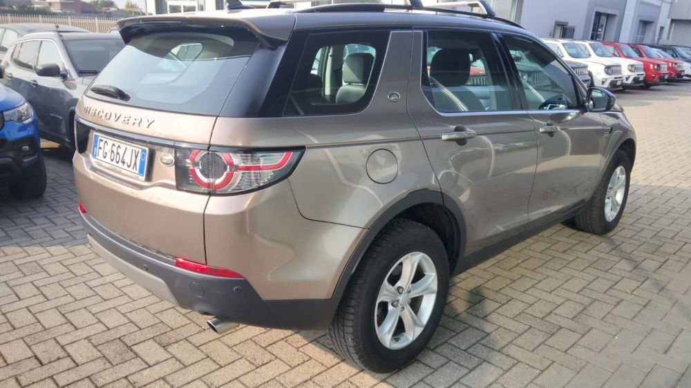 Land Rover Discovery Sport 2.0 TD4 180 CV Pure  del 2016 usata a Alessandria (3)