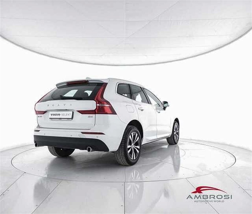 Volvo XC60 B4 (d) AWD Geartronic Momentum Pro  del 2021 usata a Corciano (3)